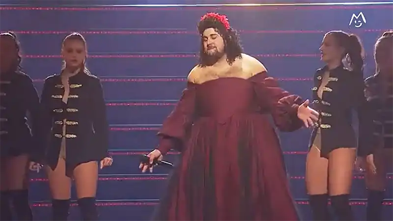 Montreux-Comedy-Festival-Artus-en-robe-3