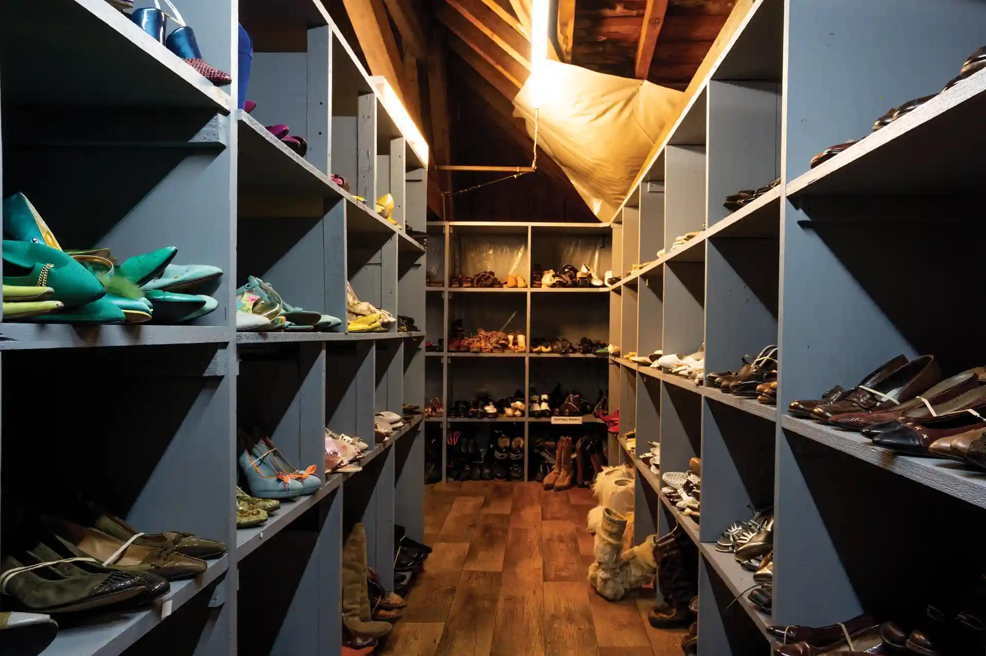 Des rayons de chaussures de chez ateapic-location