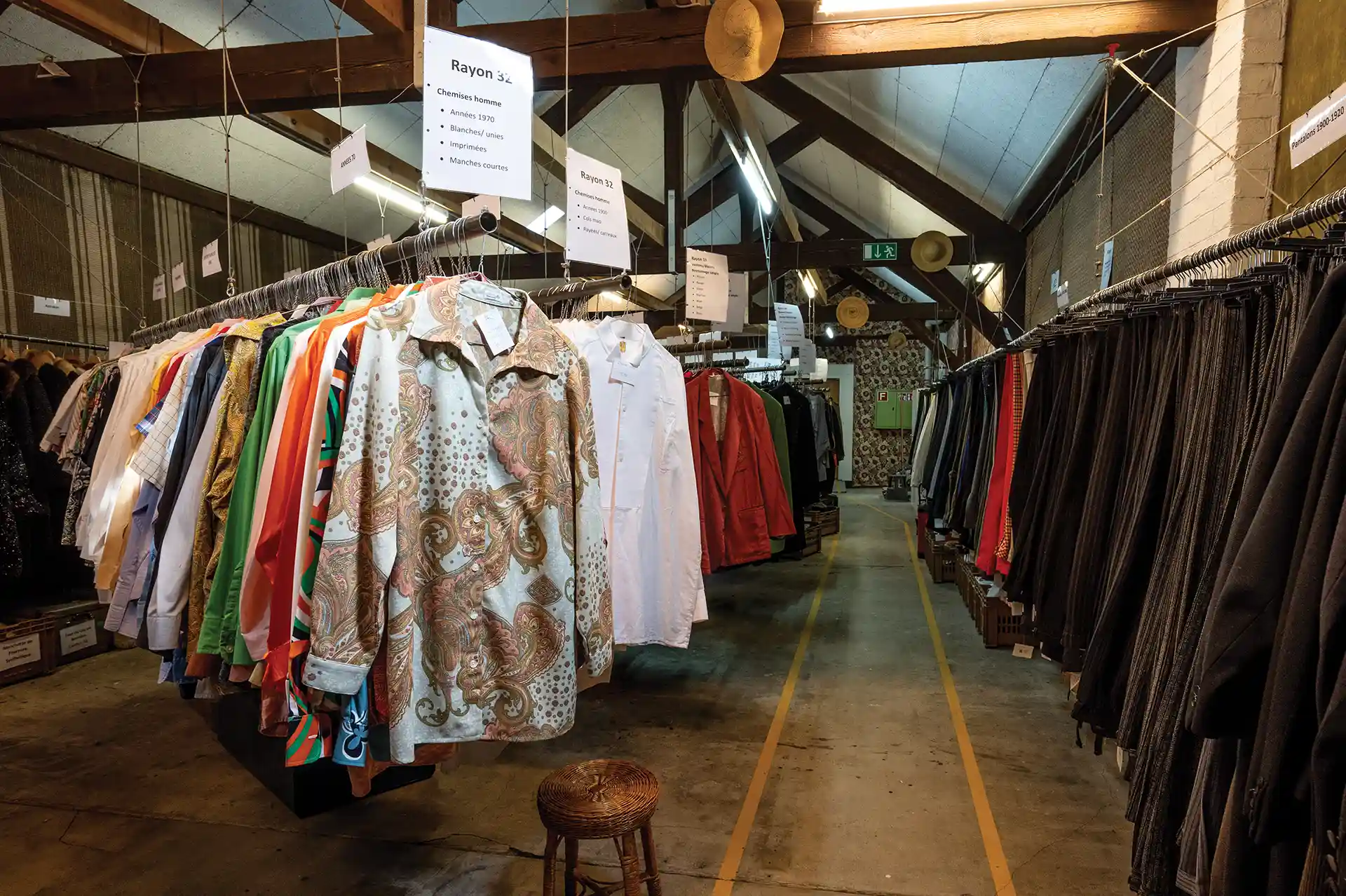 Des rayons de costumes de chez ateapic location